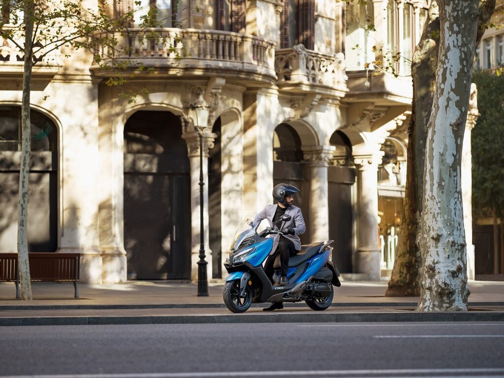kymco_x-town_ct_300_estatica_2