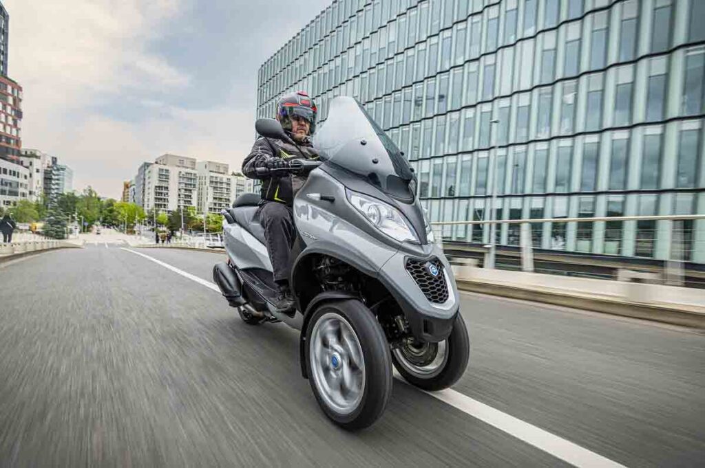 puedo_conducir_una_moto_con_mas_de_125_con_el_carnet_b