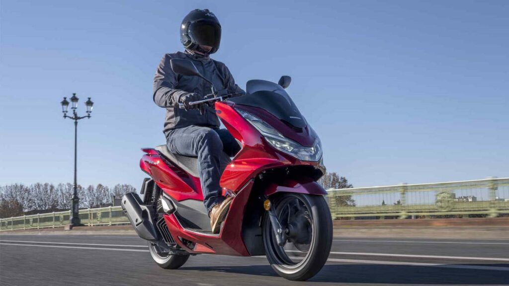 Honda_PCX_125_-4