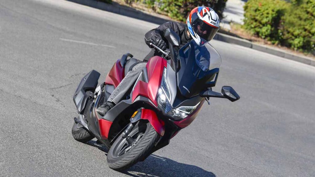 honda_forza_125_accion