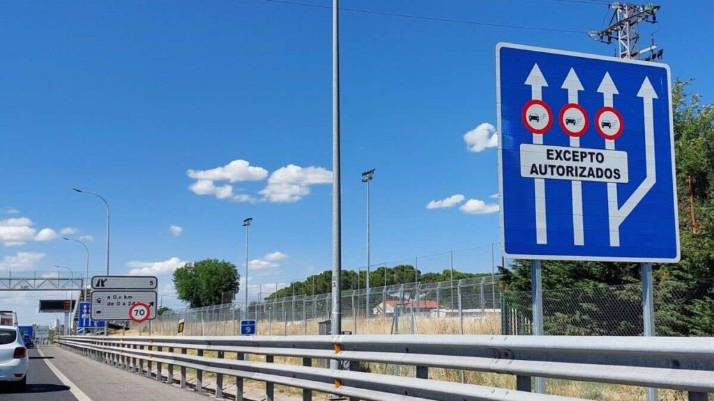 Si te han sancionado por entrar en una ZBE sin permiso, atento a esta sentencia que anula una multa en Madrid 4 señal ZBE Plaza Elíptica
