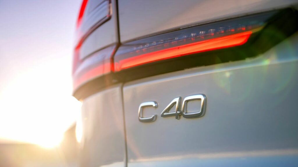 Volvo C40 blanco