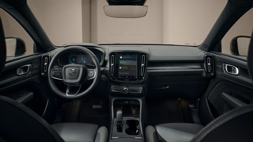 Volvo EX40