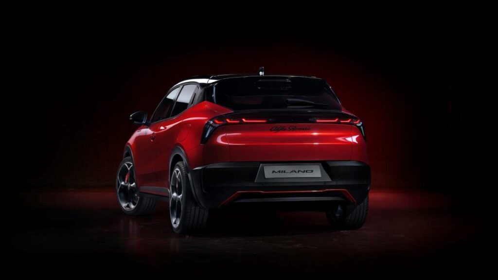 Alfa Romeo Milano 2024 trasera
