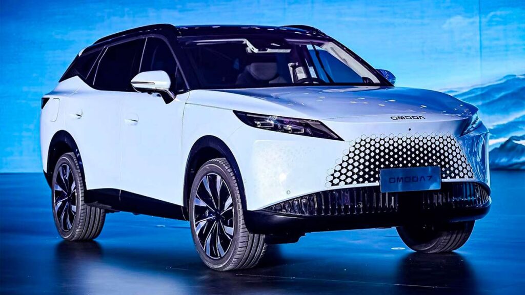 Así es el recién desvelado Omoda 7, un SUV híbrido enchufable de más de 1.200 km de autonomía cargado de tecnología