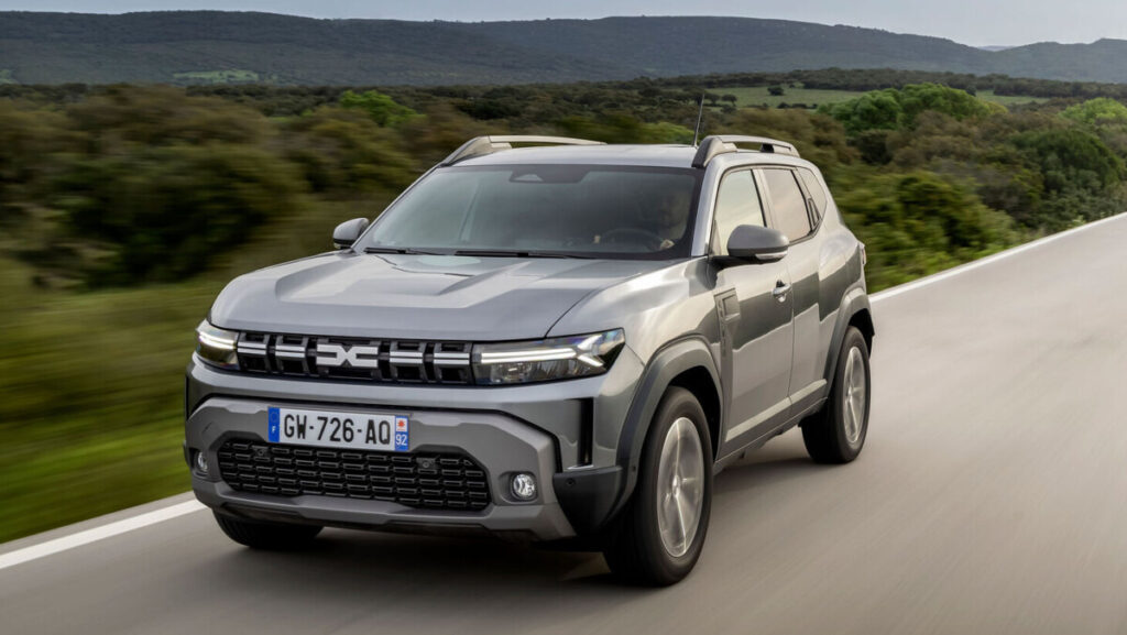 Dacia Duster 2024 1.2 TCe 130 CV en marcha frontal