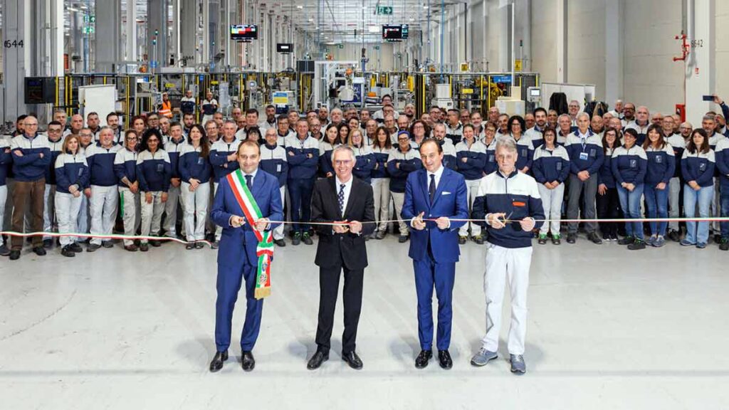 El salario del CEO de Stellantis despierta polémica… ¡parece el de un futbolista!