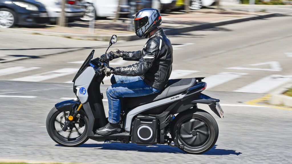SEAT_Mo_125_Performance_accion-7