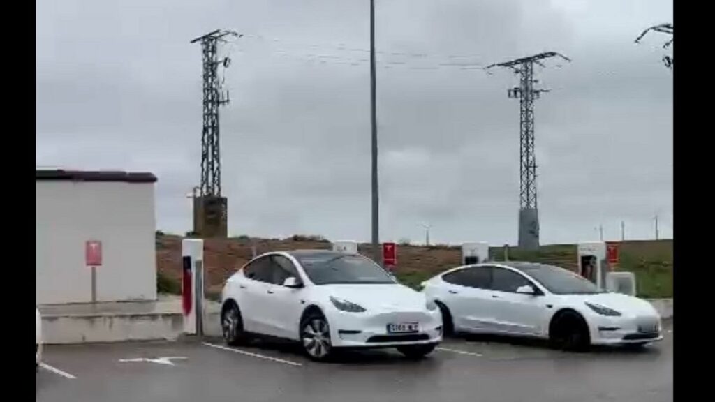 Tesla cargando