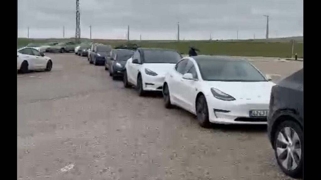 Tesla cargando
