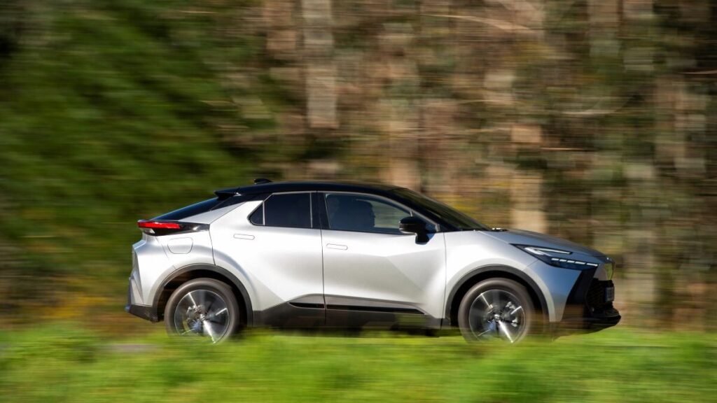Toyota-C-HR-220PH