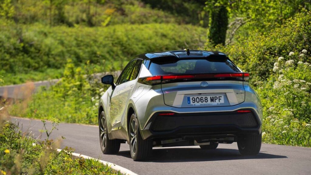 Toyota-C-HR-220PH