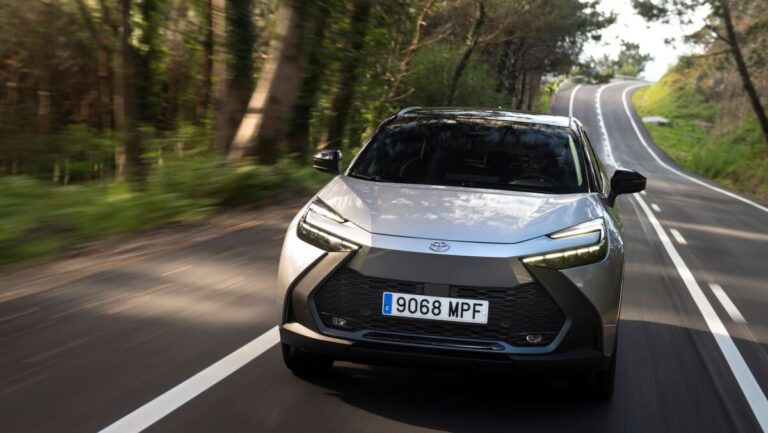 Toyota-C-HR-220PH