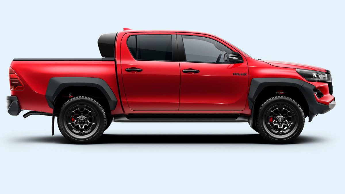Toyota Hilux 2024: una pick-up perfecta para entornos todoterreno con versión deportiva y descuento de 5.000 euros