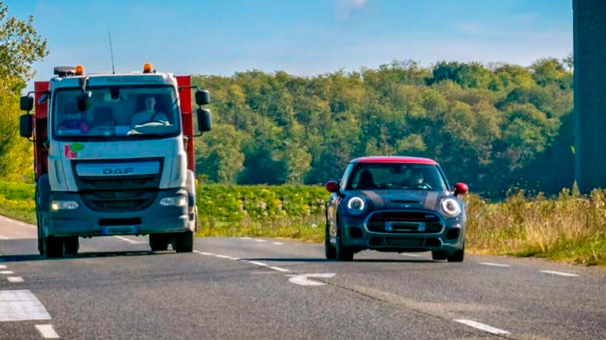 infraccion-adelantamiento-carreteras-convencionales accidentes