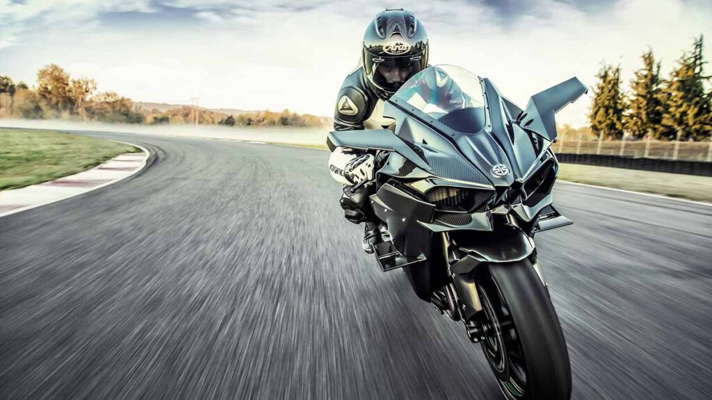 kawasaki_ninja_h2R_accion_apertura