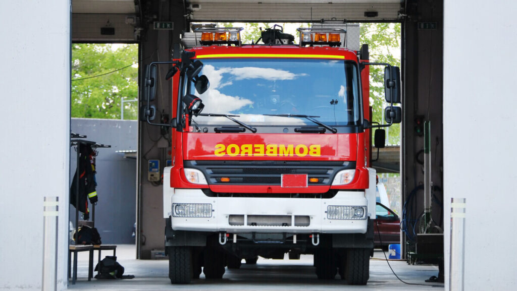 camión de bomberos señal de trafico