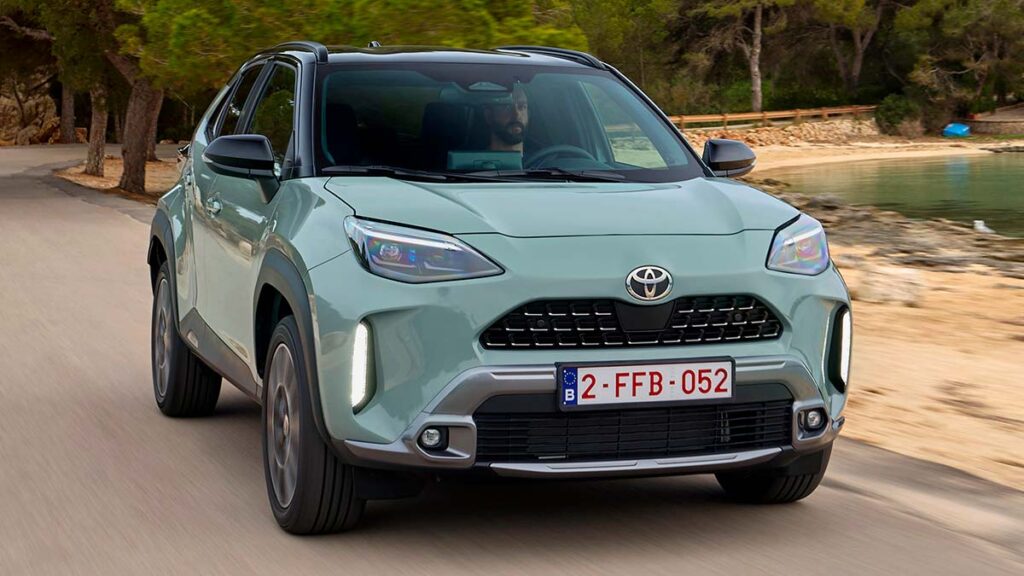 Al volante del Toyota Yaris Cross 2024, más potencia y menos ruido para el nuevo motor híbrido