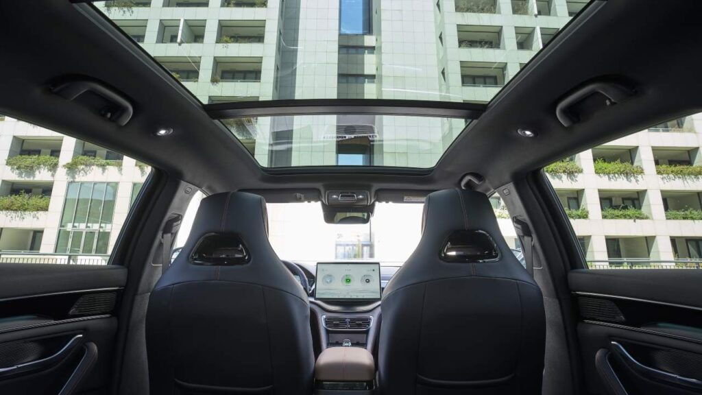 BYD Seal U DM-i techo solar
