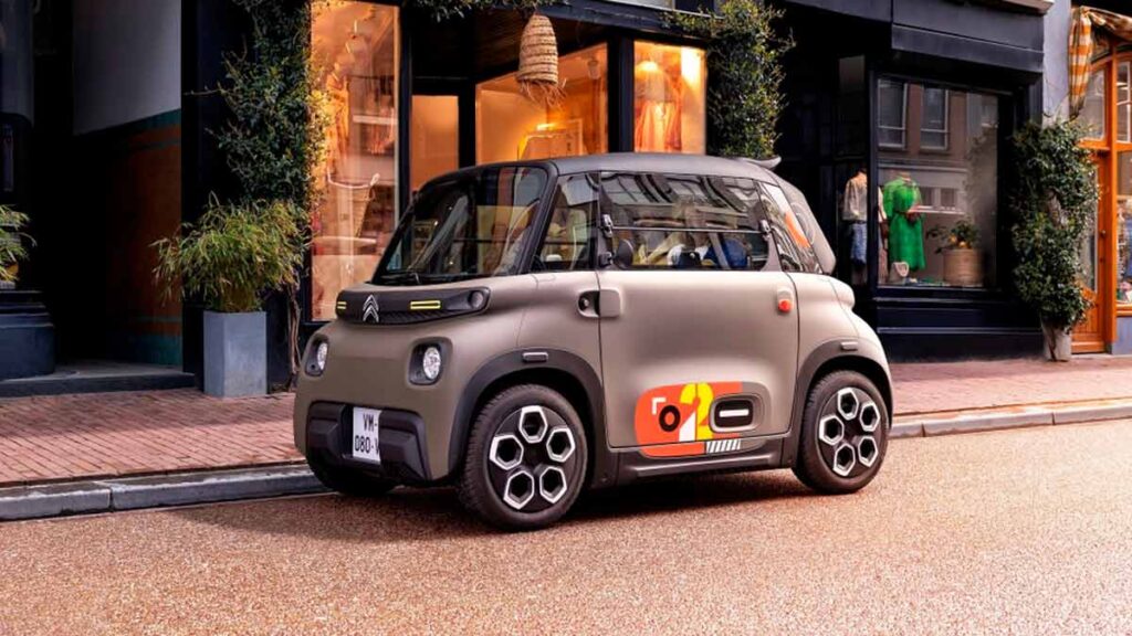 Citroën AMI 2024: el coche eléctrico que puedes conducir sin carnet estrena nuevas versiones y un cambio de look