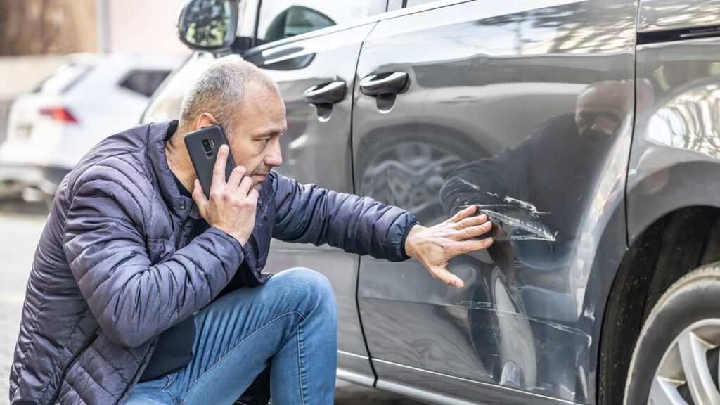 El nuevo truco para intentar timar los seguros de coche que utiliza inteligencia artificial