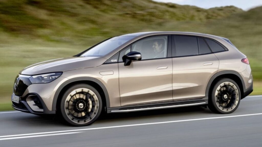 Mercedes EQE SUV