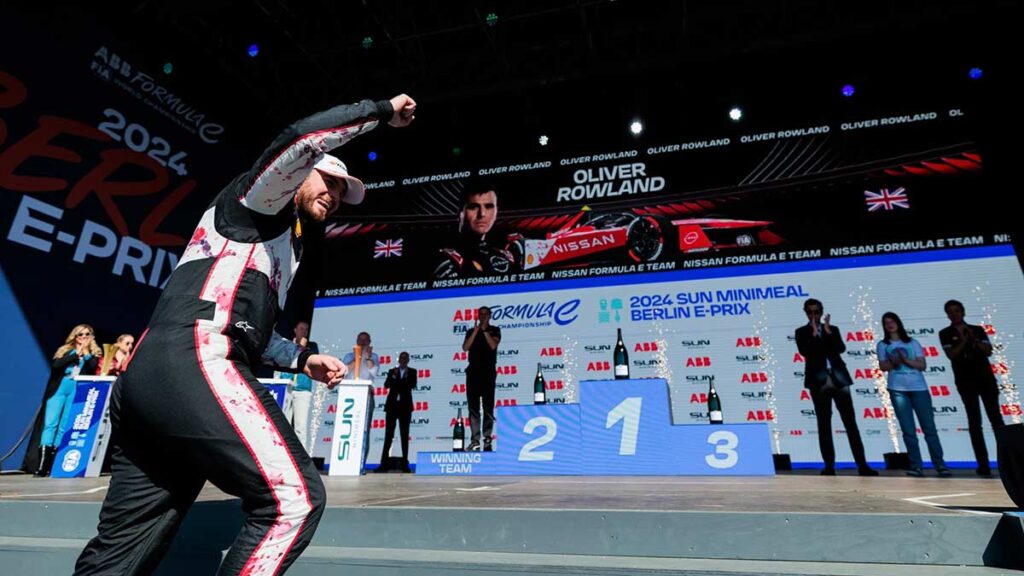 Nissan Fórmula E 'sorpassa' a Andretti gracias a un doble podio de Rowland en el E-Prix de Berlín 2024