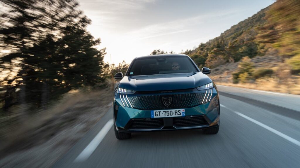 Peugeot e-3008 2024 azul (23)