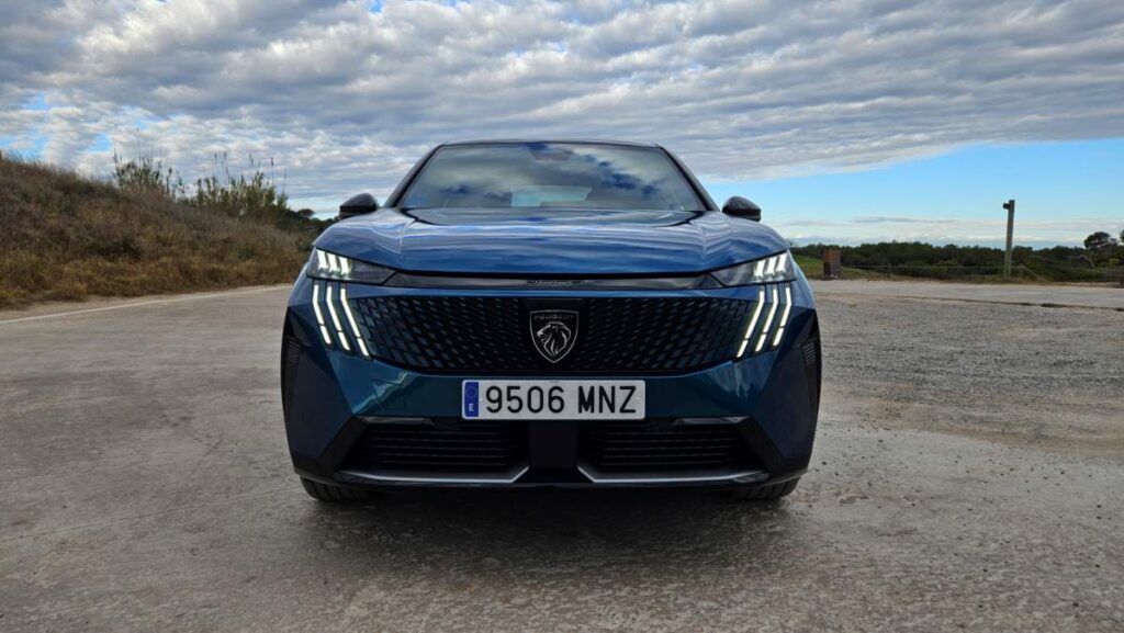 Peugeot e-3008 2024 azul (8)