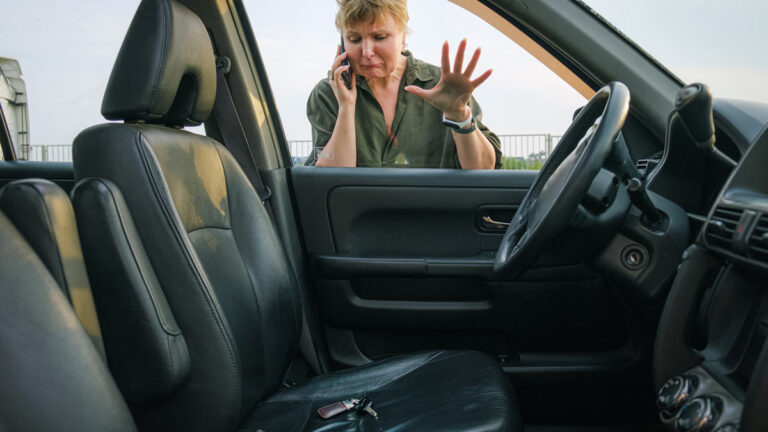 Qué es lo que más se dejan olvidado en el coche los españoles