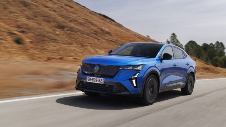 Renault Rafale 2024 azul (8)
