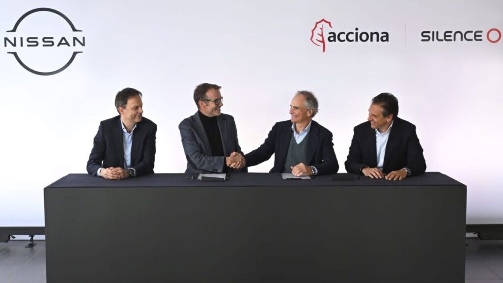 acuerdo Nissan y Acciona para distribuir el Silence S04