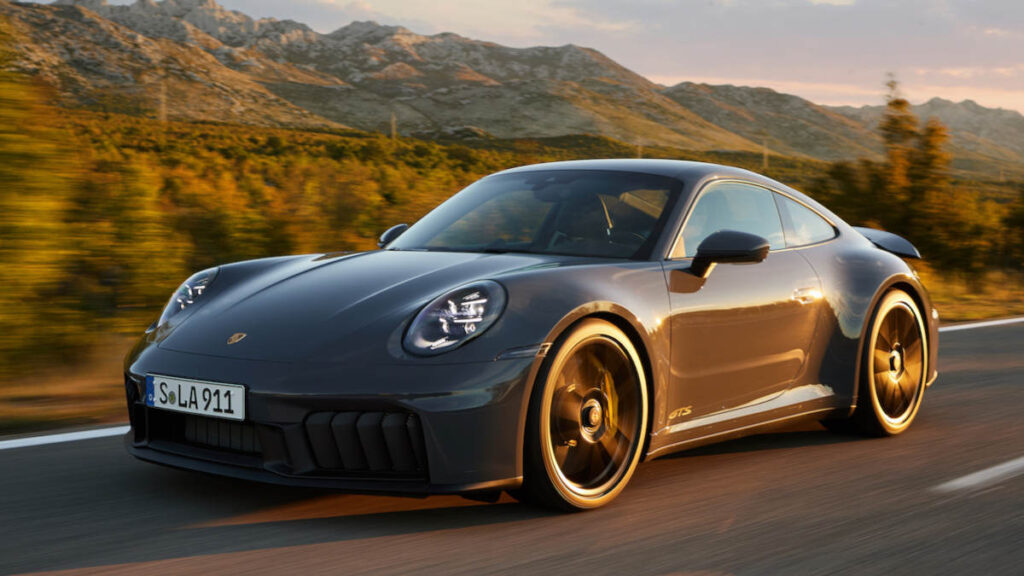 Porsche 911 Carrera GTS