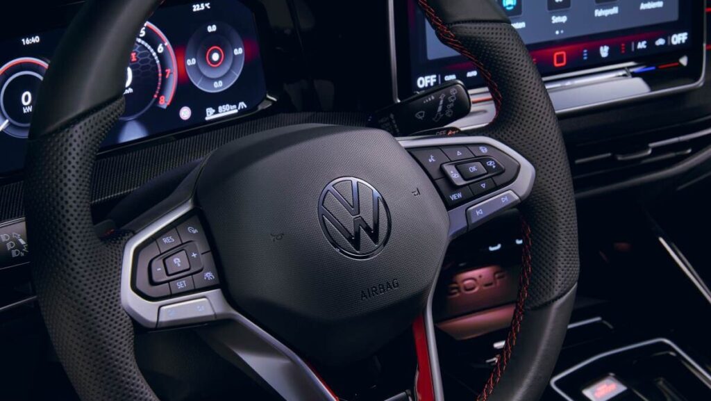 VW Golf 2024