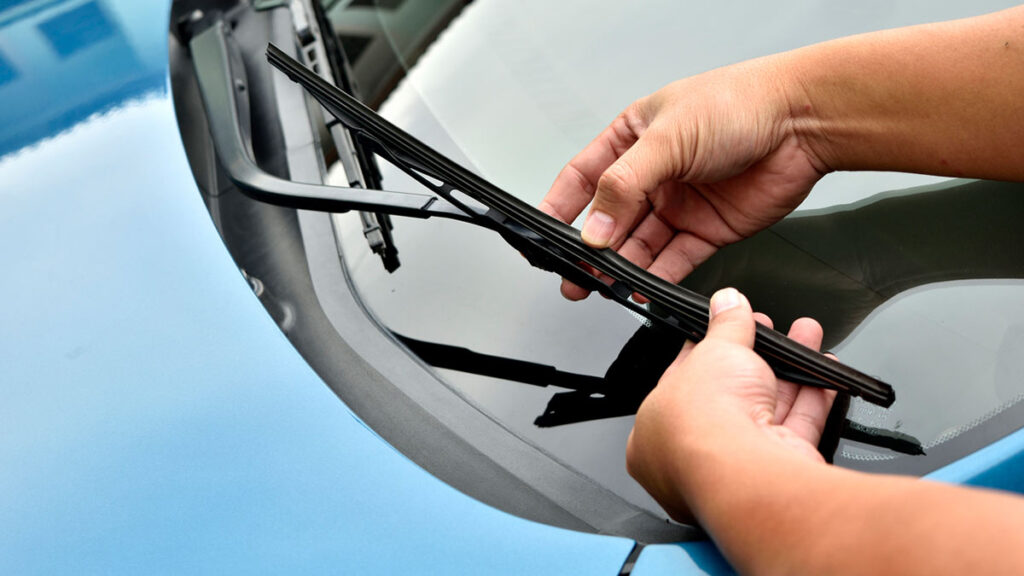 ¿Pueden los limpiaparabrisas desgastados llegar a danar la luna del coche 00001