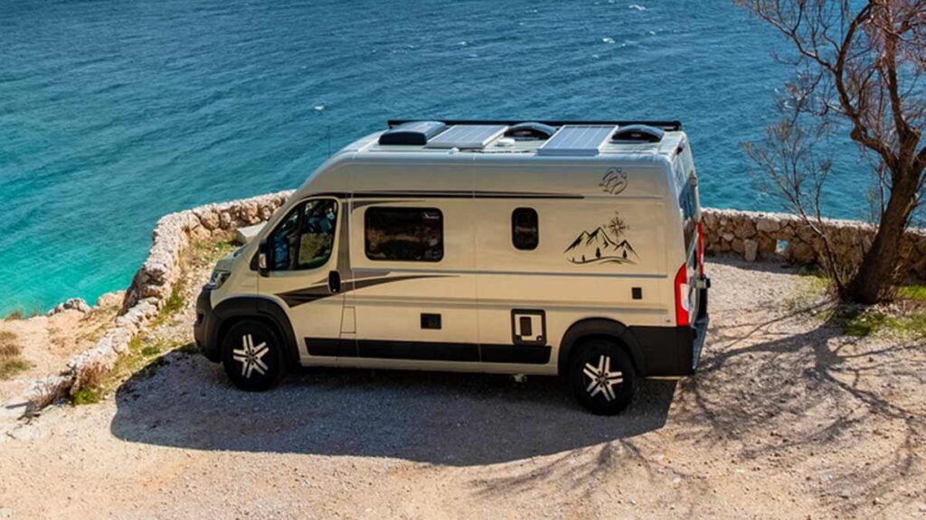 La normativa para viajar en autocaravana este verano 2024, qué dice la DGT