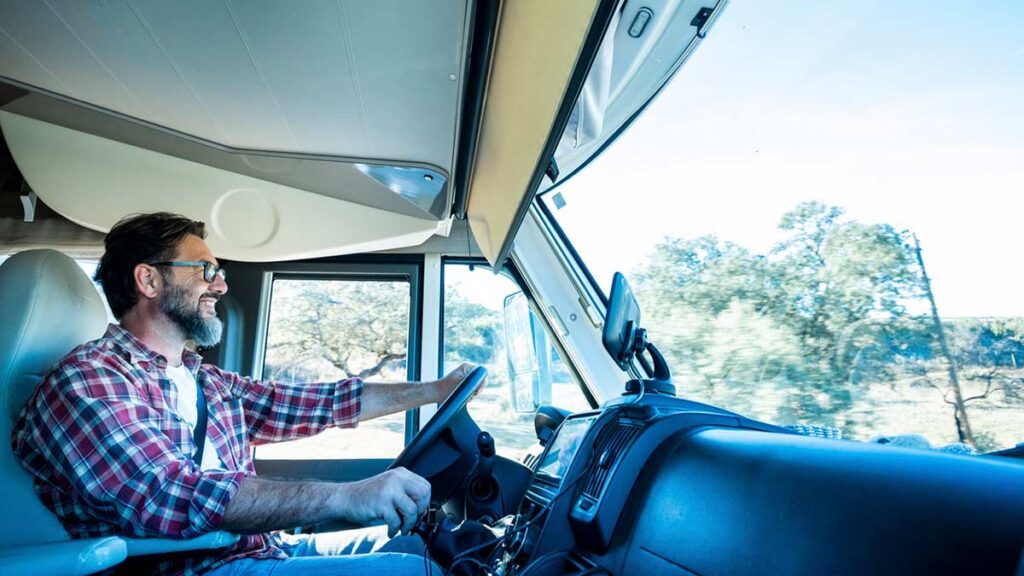 La normativa para viajar en autocaravana este verano 2024, qué dice la DGT