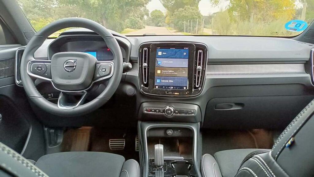 Volvo XC40 2024
