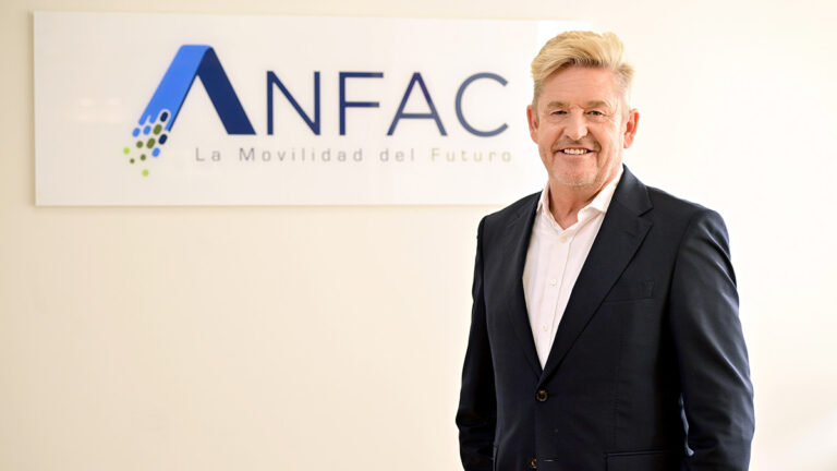 Wayne Griffiths dimite como presidente de ANFAC ante la inactividad del Gobierno respecto a la electrificación