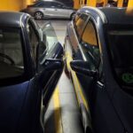 ¿Debo indemnizar a mi vecino de plaza de garaje si doy a su coche con la puerta del mío?