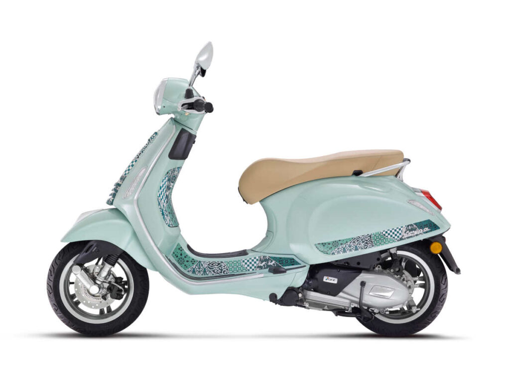 05-vespa-batik