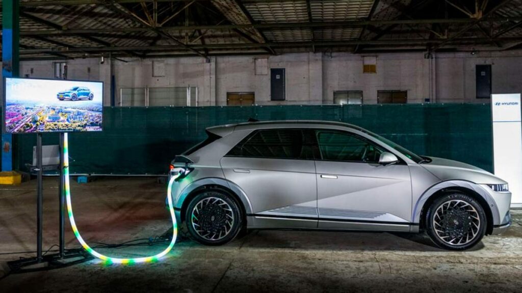 España debería copiar las ayudas a los coches eléctricos de este país: ¡13.000 ventas en tan solo nueve horas!