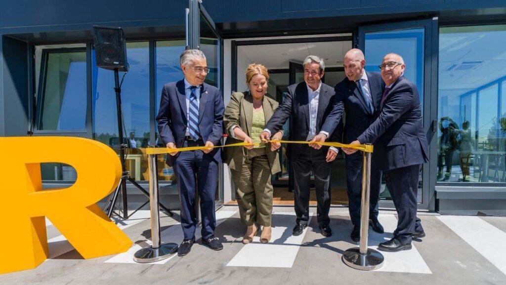 Tiresur inauguración neumáticos