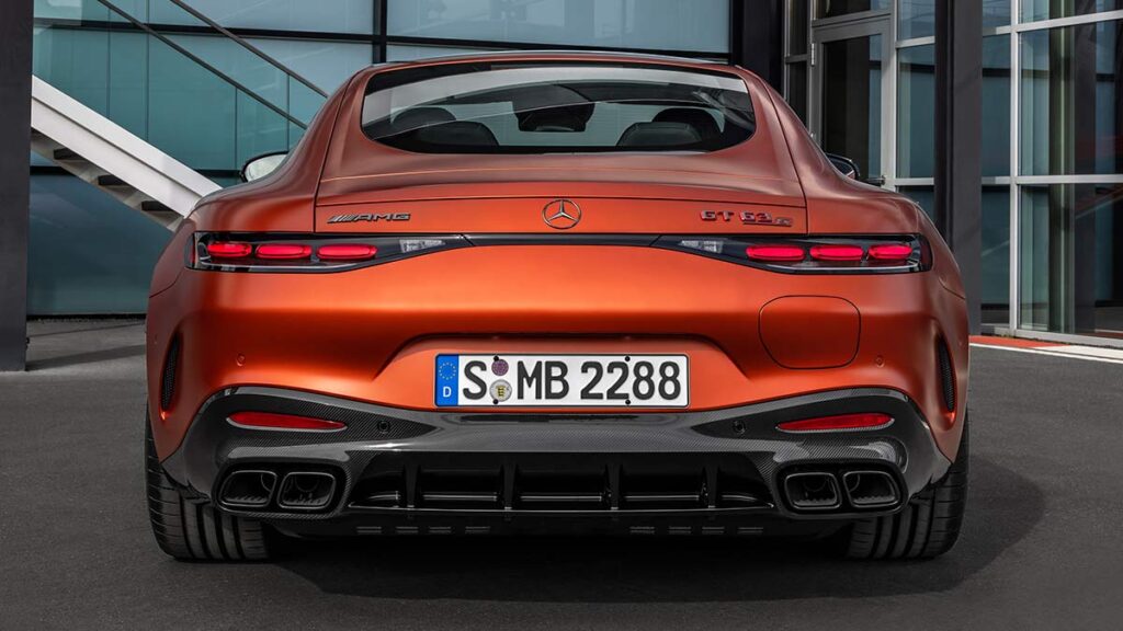 Ya hay precios para el Mercedes-AMG GT 63 SE Performance, una bestia de más de 800 CV y tecnología PHEV