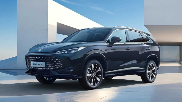 MG HS 2025