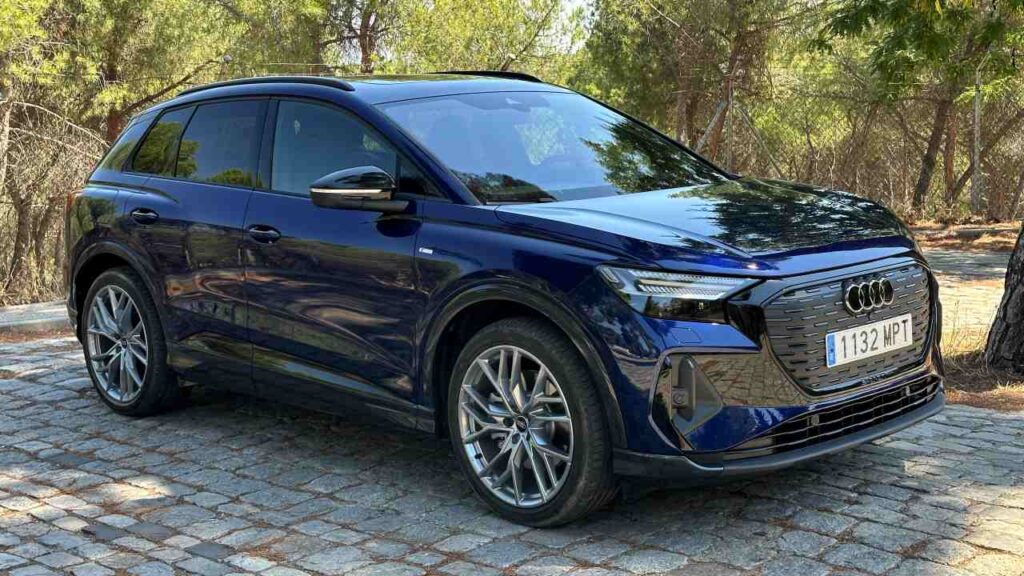 Audi Q4 etron 45 Sline exterior delantero lateral apertura