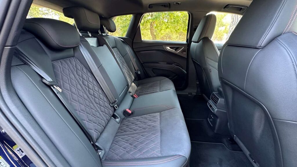 Audi Q4 plazas traseras