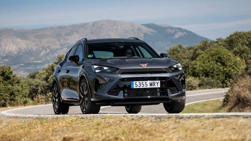 Cupra Formentor en marcha de frente