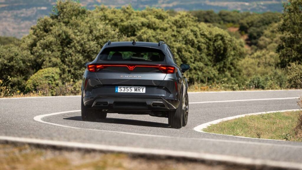 Cupra Formentor en marcha trasera