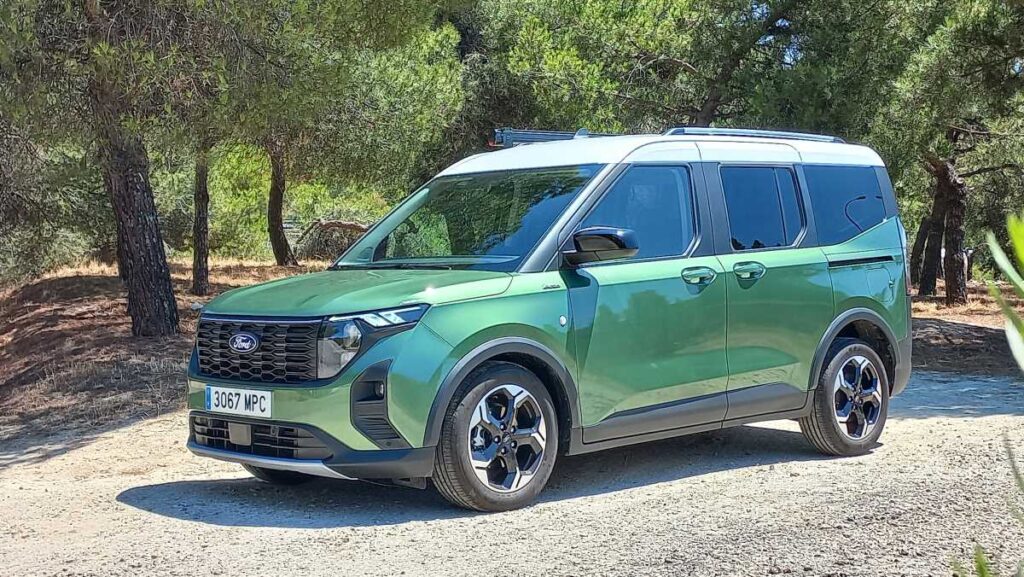 Ford Tourneo Courier by Tinkervan